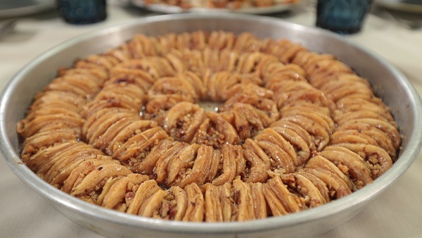 BAKLAVA VE BÖREK PİŞİRME